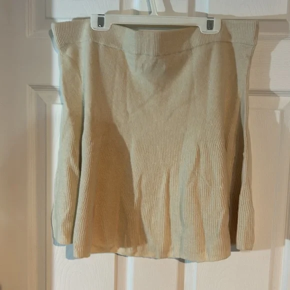 NWT Ladies XL Gap Skating Style skirt - Picture 2 of 7